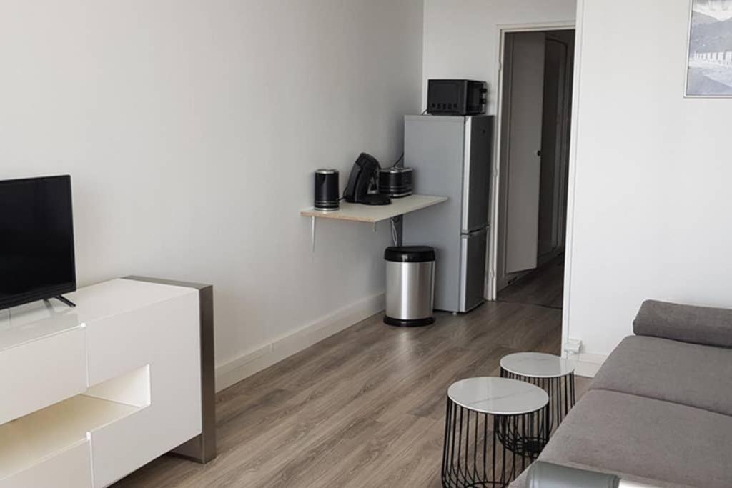 Beau Studio Renove 30M2 Balcon Vue Paris+Parking Apartment Exterior photo